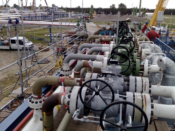 Rohrleitungssystem - Neubau der EON-Zentrale in Ungarn